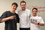 👀好像又瘦了些?东契奇现身马德里参加活动 新发型有丶小帅啊
