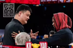 唯有Respect！火箭官方晒姚明与杜兰特中国赛期间寒暄拥抱照